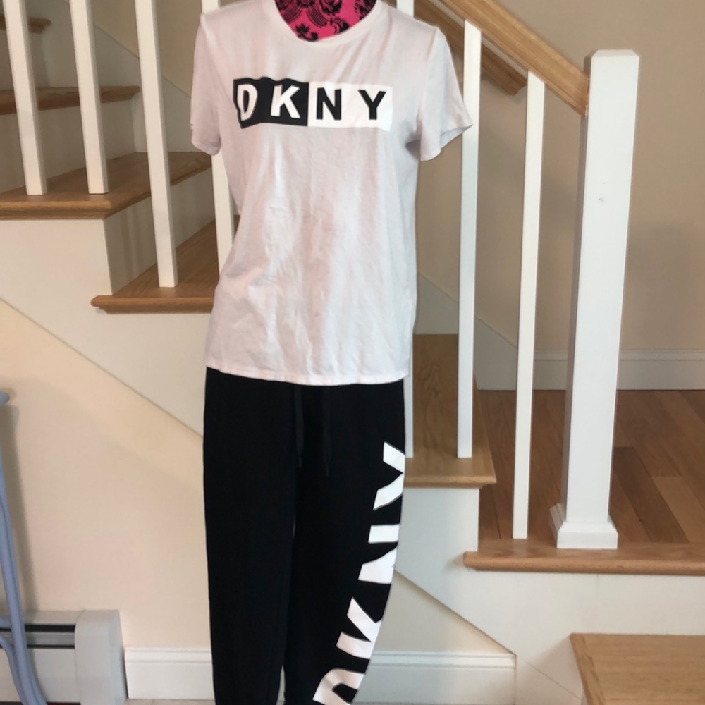 DKNY outfit set sweat pants joggers and t shirt